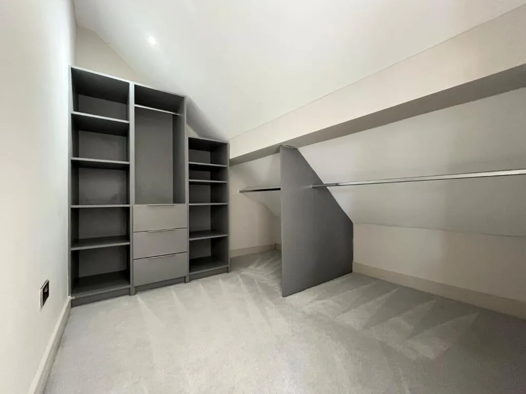 5 bedroom detached house for rent