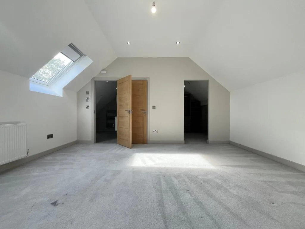 5 bedroom detached house for rent