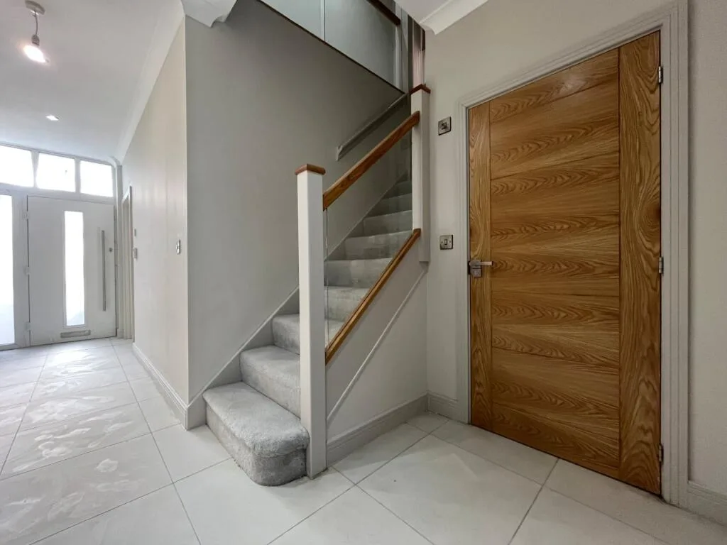 5 bedroom detached house for rent