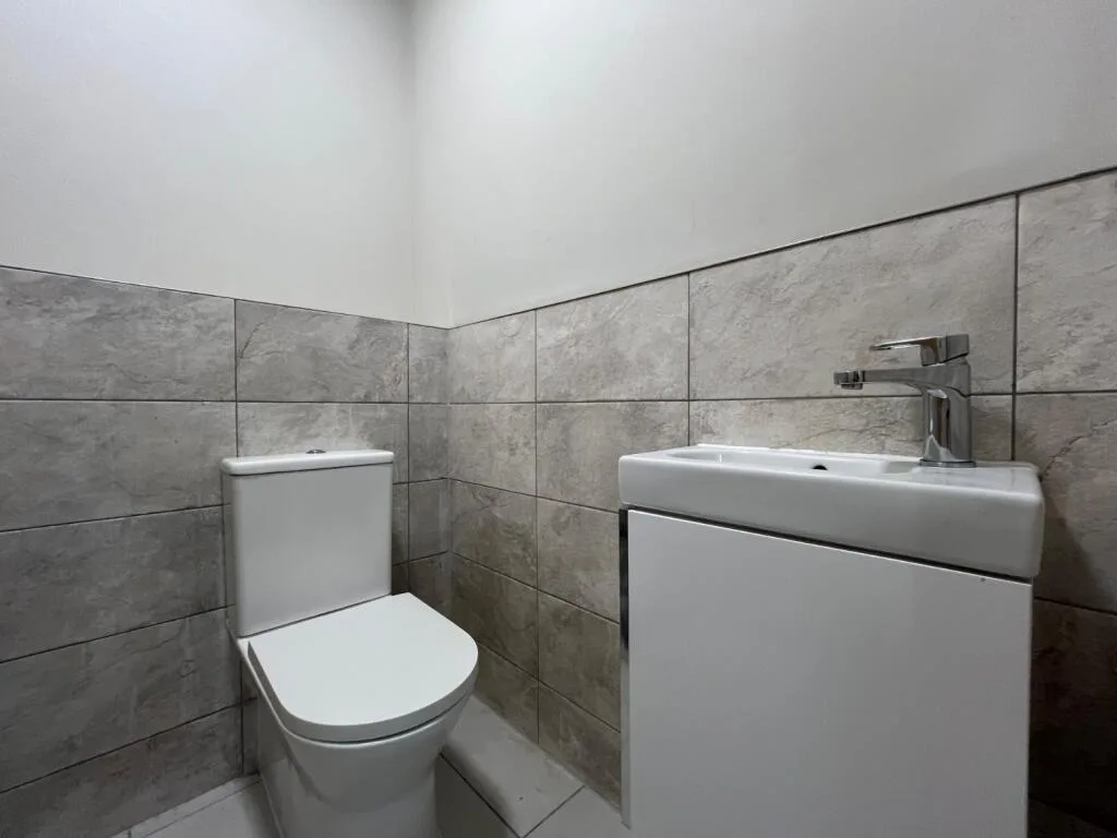 5 bedroom detached house for rent