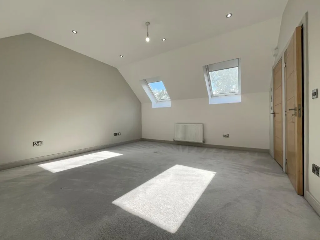 5 bedroom detached house for rent