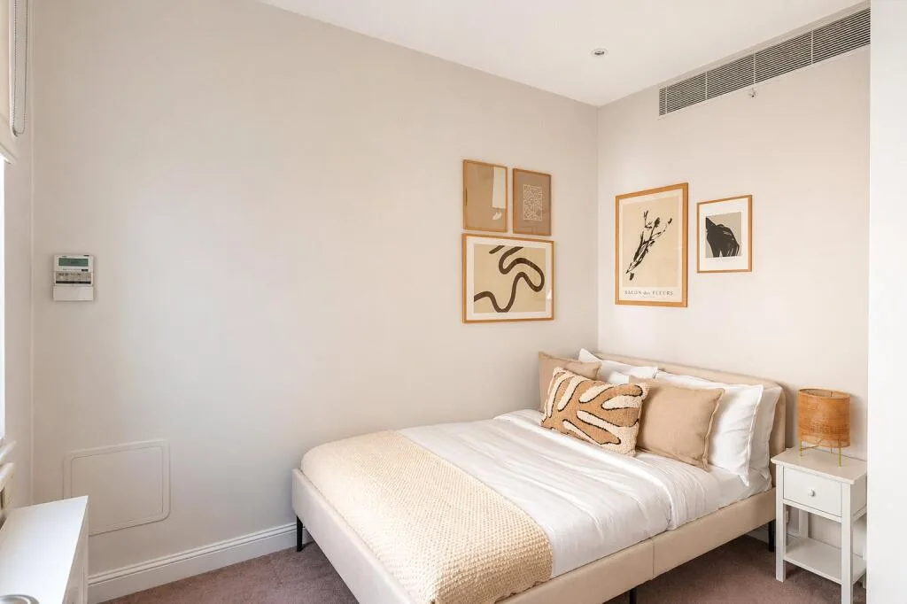 4 bedroom end of terrace house for rent