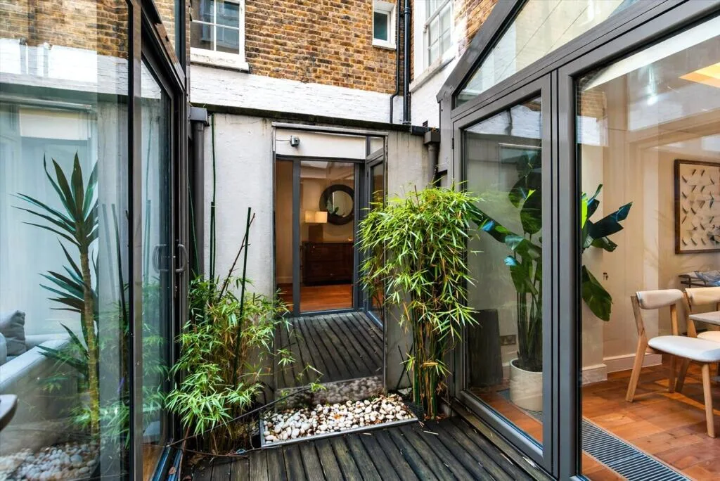 4 bedroom end of terrace house for rent