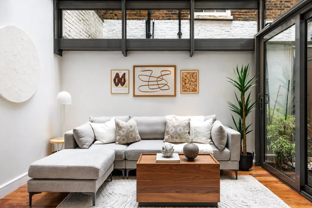 4 bedroom end of terrace house for rent