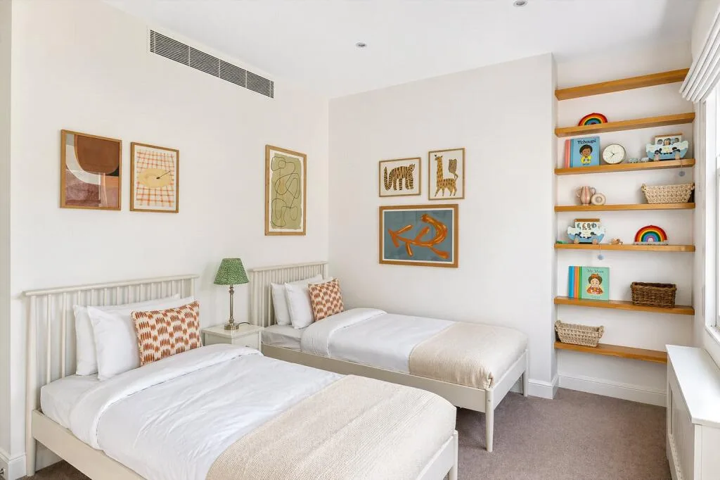 4 bedroom end of terrace house for rent