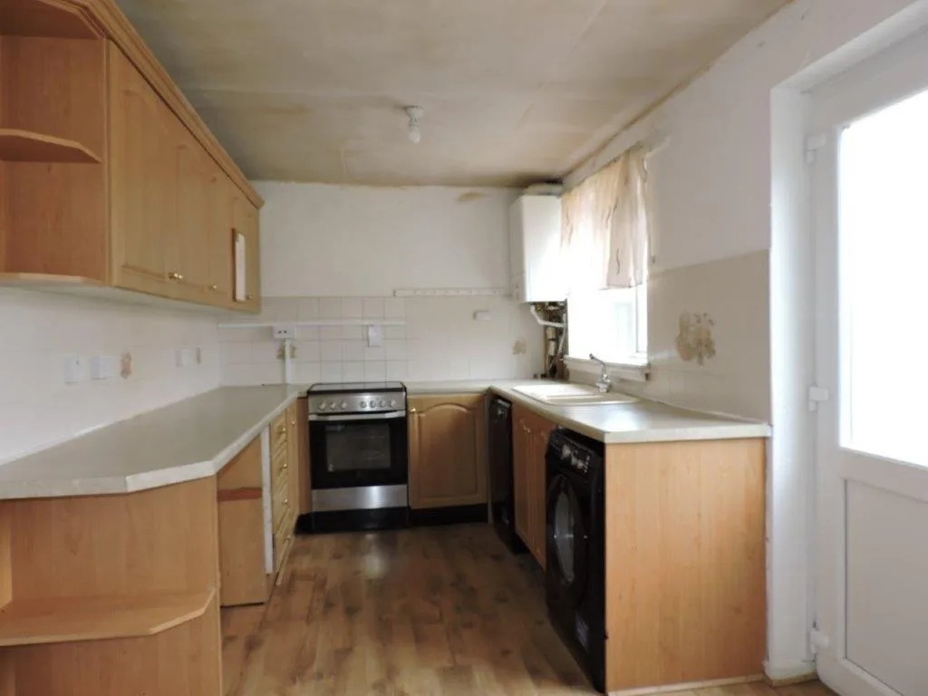 2 bedroom semi-detached house for rent