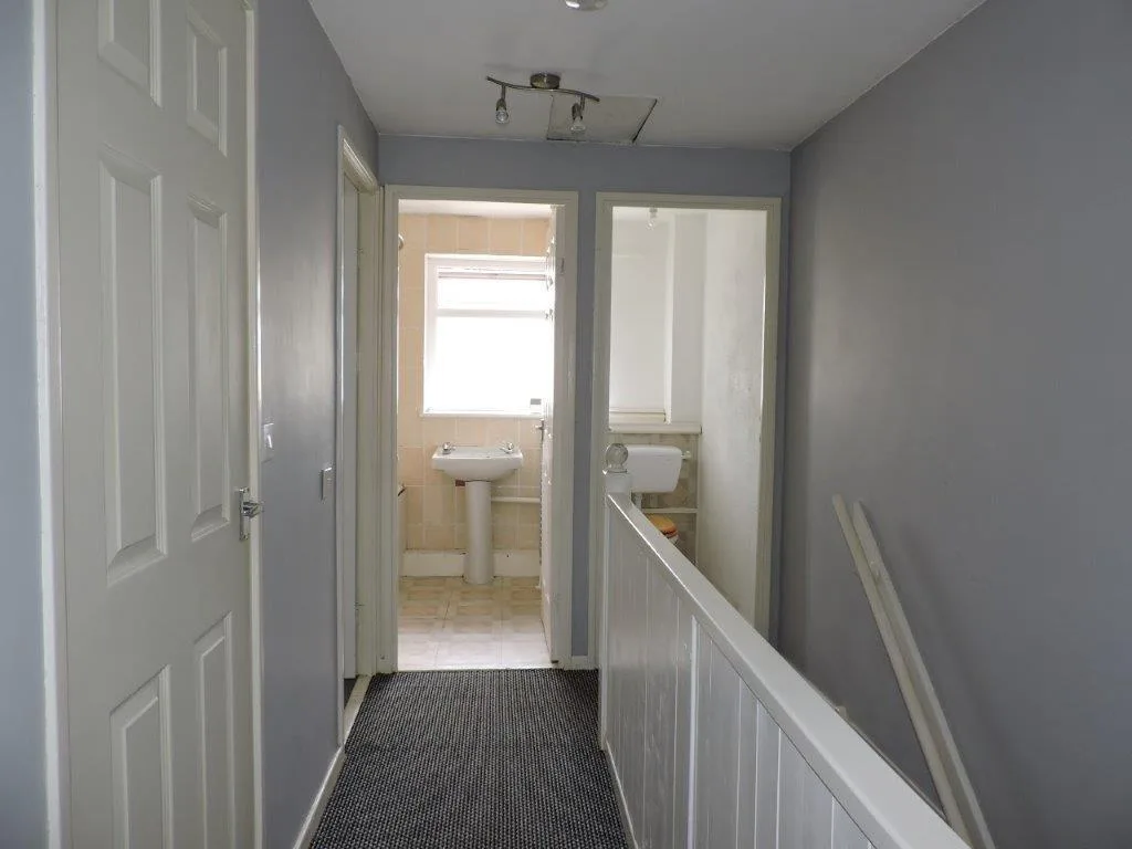 2 bedroom semi-detached house for rent