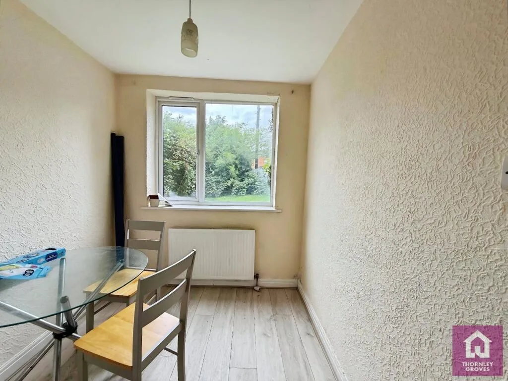 4 bedroom semi-detached house for rent