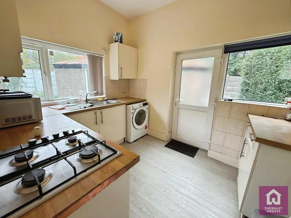 4 bedroom semi-detached house for rent