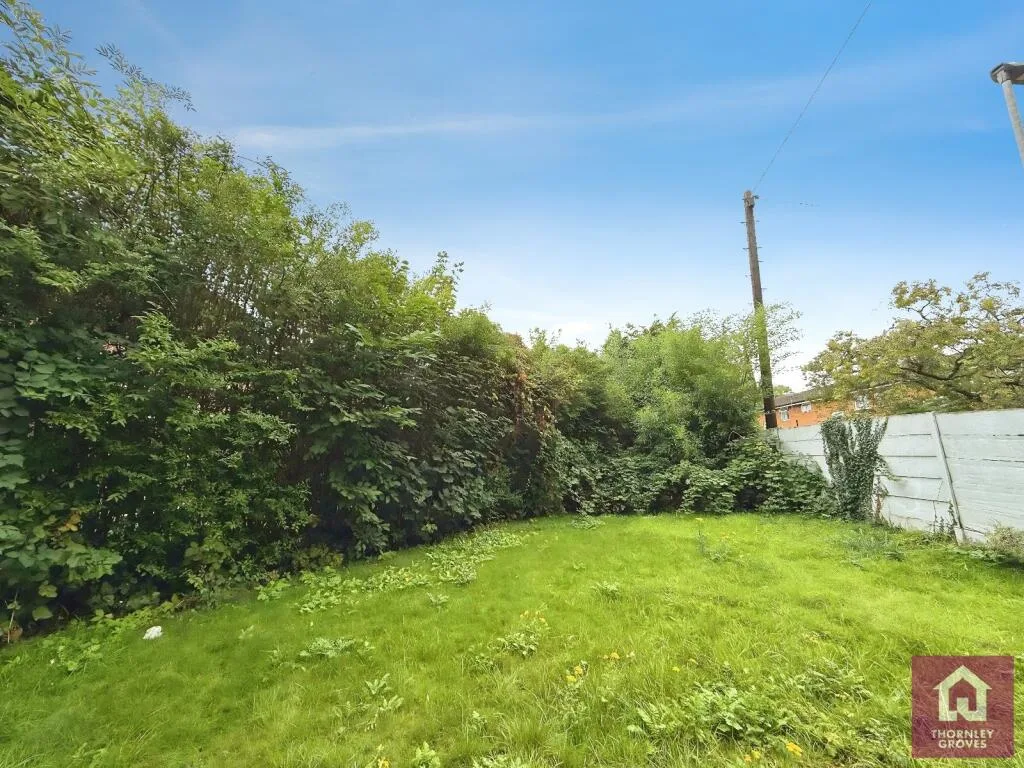 4 bedroom semi-detached house for rent