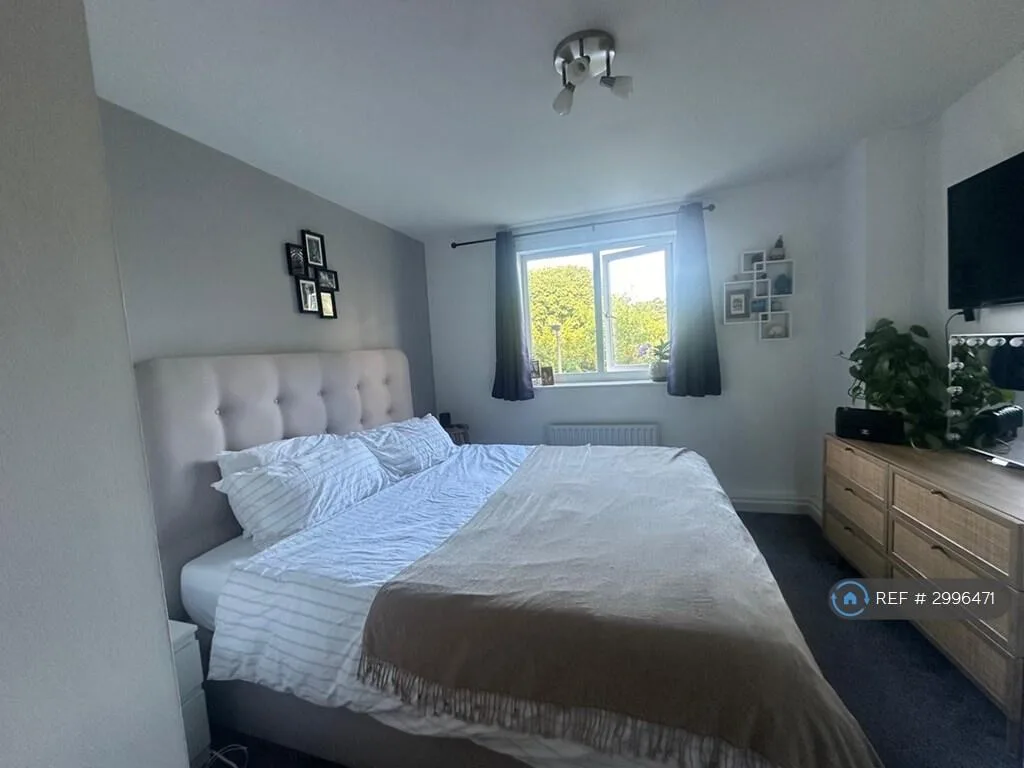 3 bedroom flat for rent