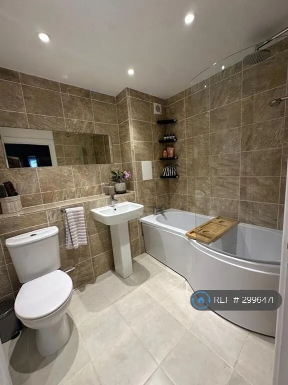 3 bedroom flat for rent