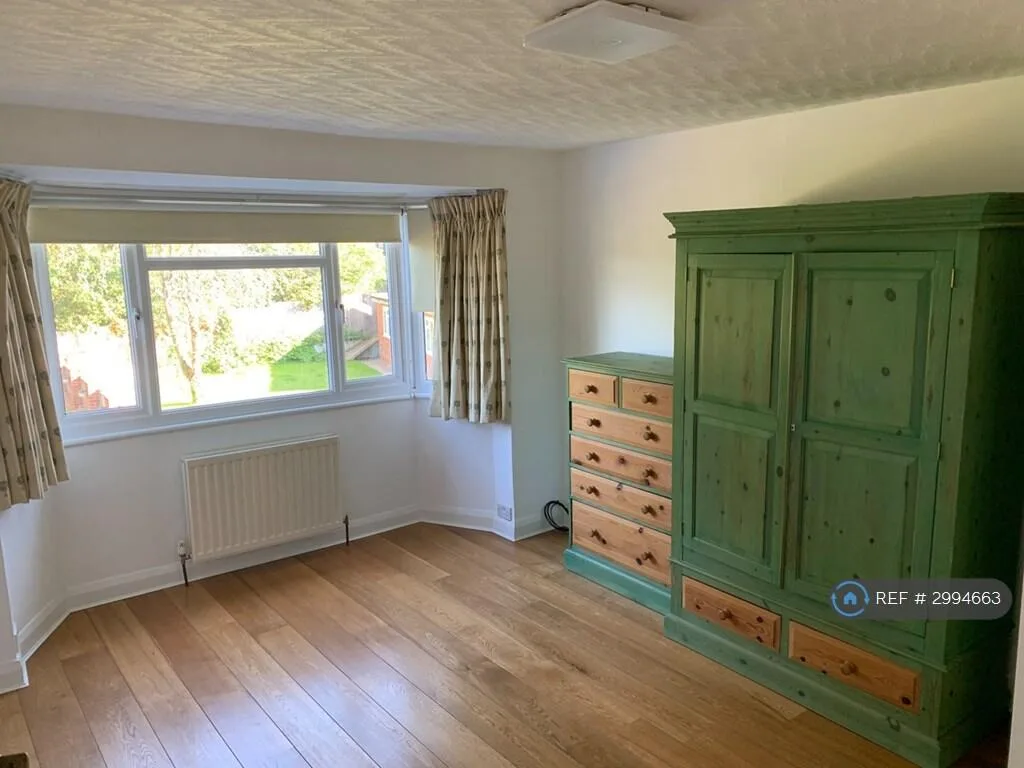4 bedroom semi-detached house for rent
