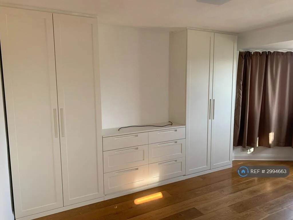 4 bedroom semi-detached house for rent