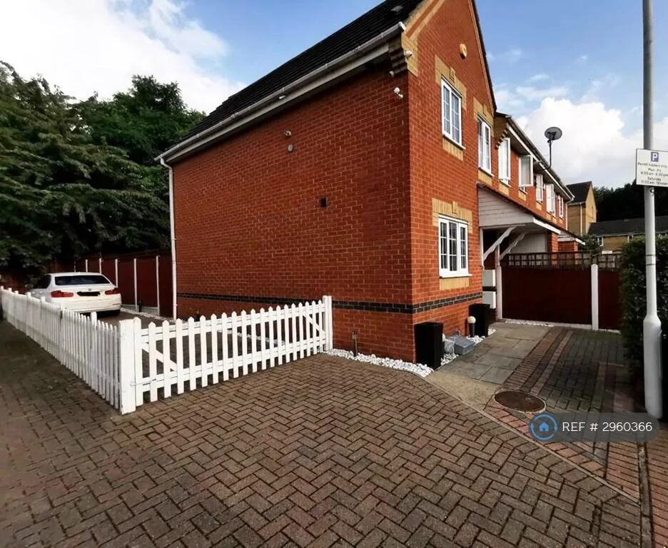 2 bedroom end of terrace house for rent
