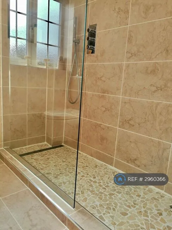 2 bedroom end of terrace house for rent