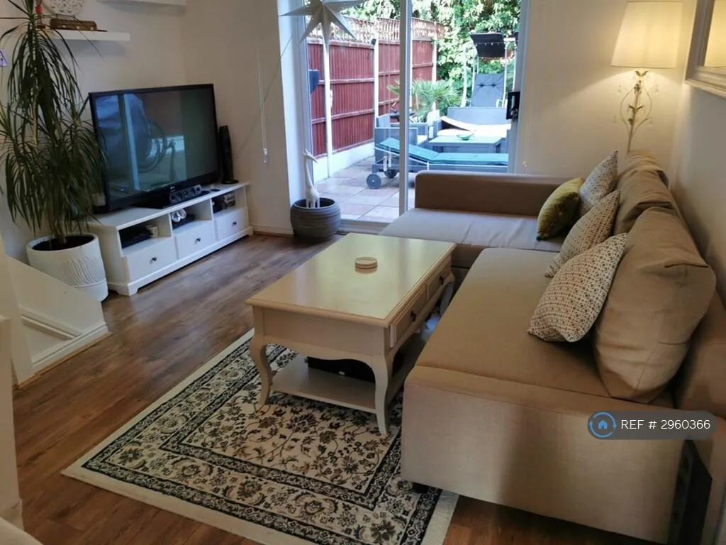 2 bedroom end of terrace house for rent