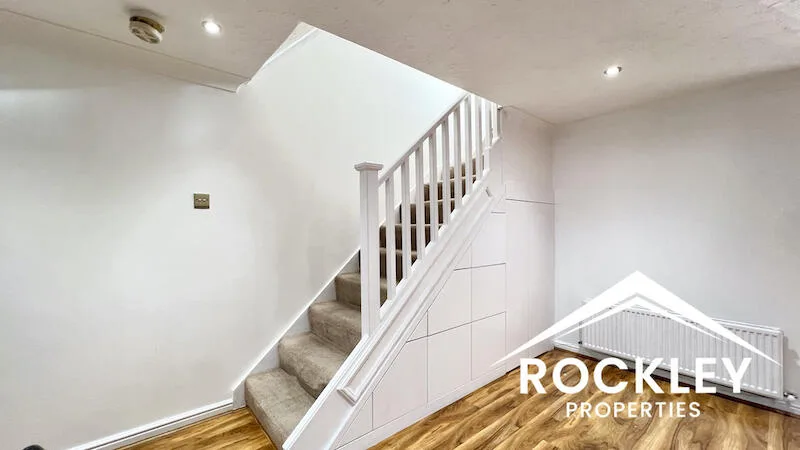 2 bedroom end of terrace house for rent