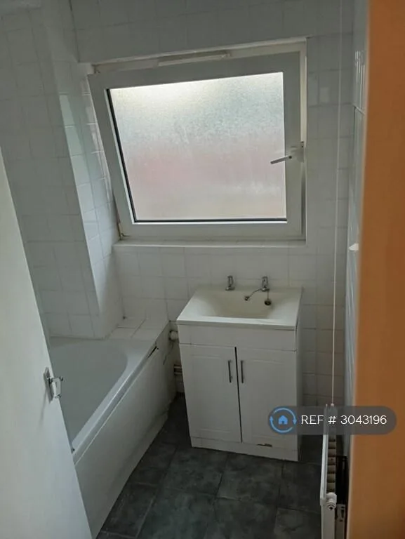 3 bedroom maisonette for rent