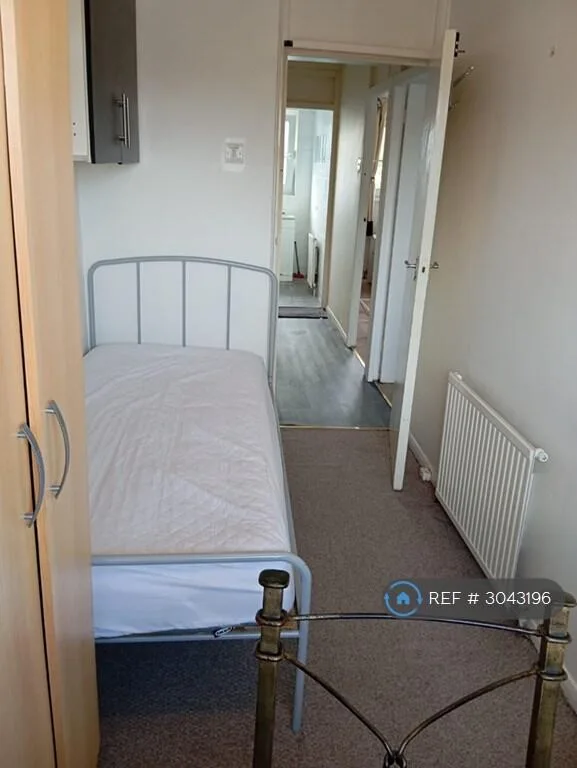 3 bedroom maisonette for rent