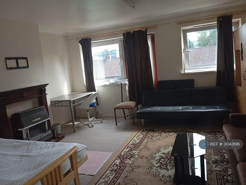 3 bedroom maisonette for rent