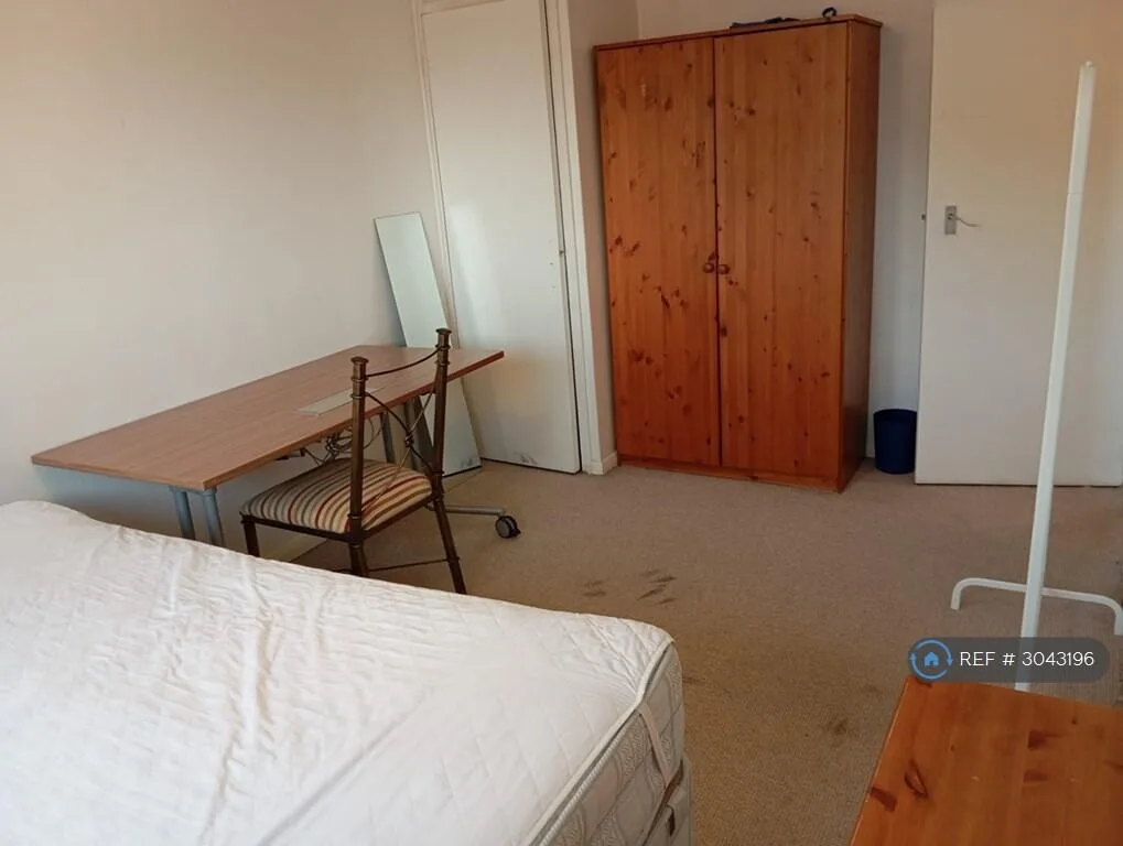 3 bedroom maisonette for rent