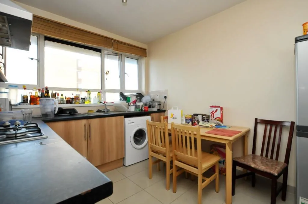 3 bedroom flat for rent