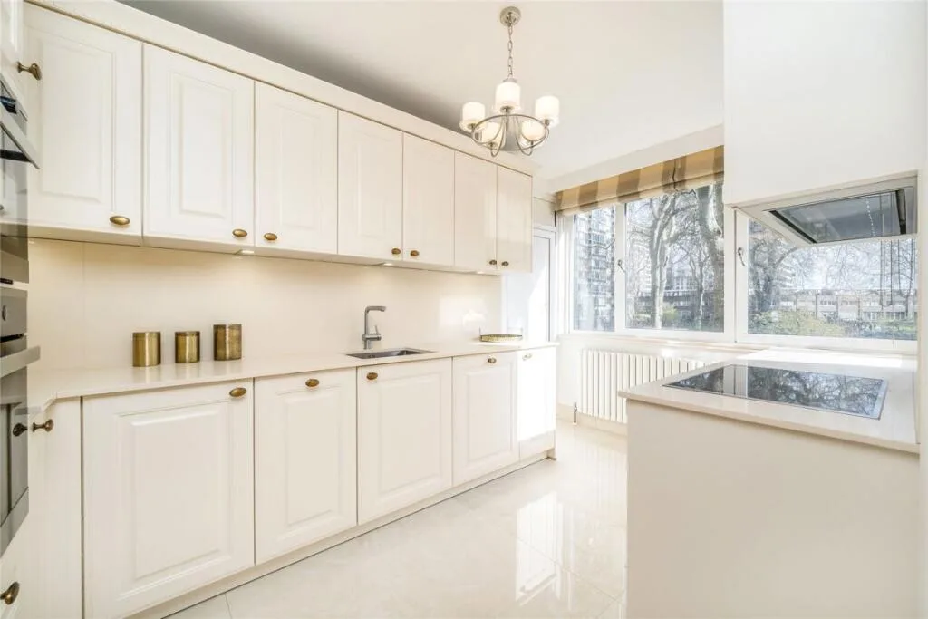 3 bedroom flat for rent