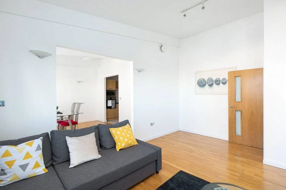 2 bedroom penthouse for rent