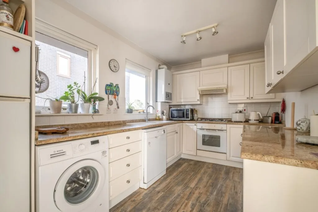 3 bedroom flat for rent