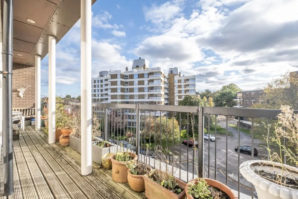 3 bedroom flat for rent