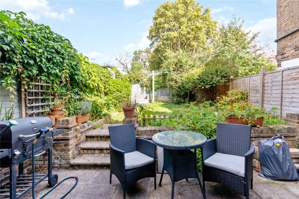 4 bedroom terraced house for rent