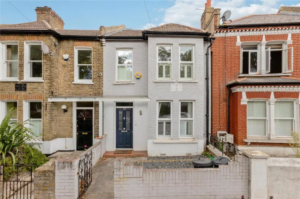 4 bedroom terraced house for rent