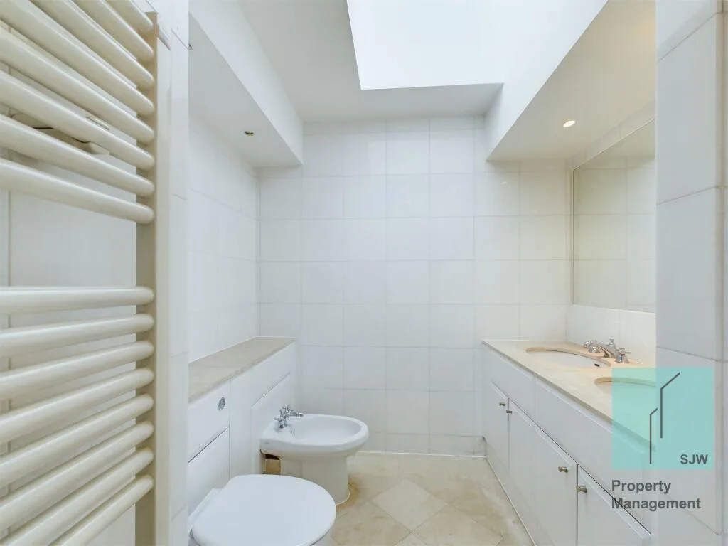 2 bedroom penthouse for rent