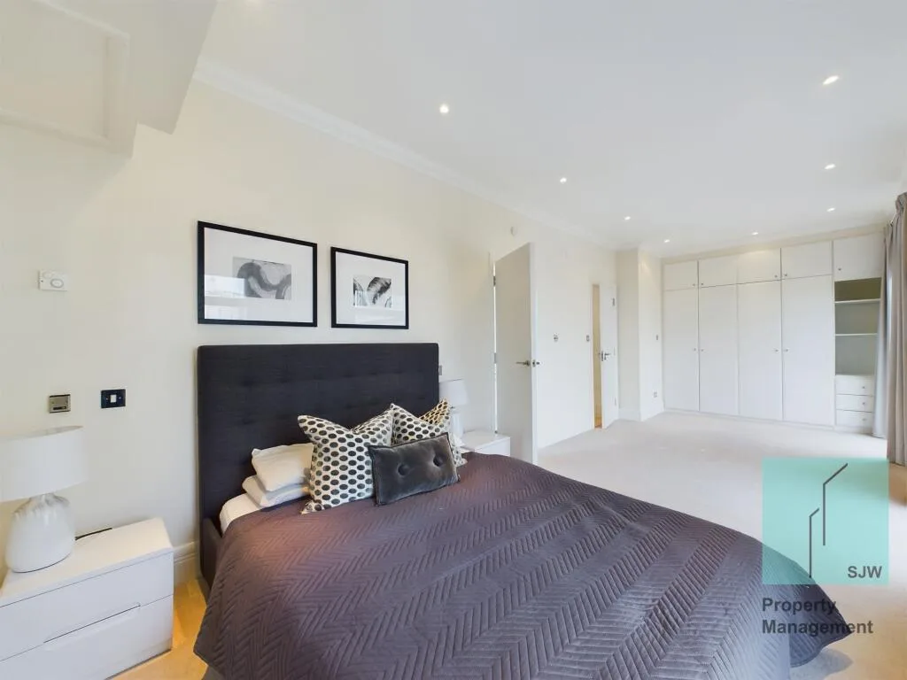 2 bedroom penthouse for rent