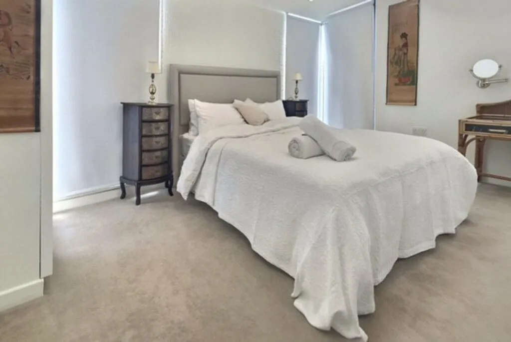 2 bedroom mews property for rent
