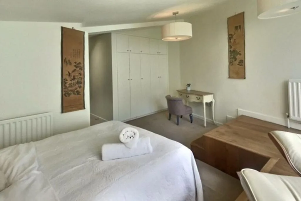 2 bedroom mews property for rent