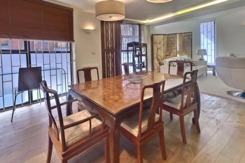 2 bedroom mews property for rent