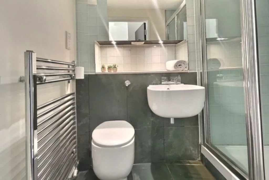 2 bedroom mews property for rent