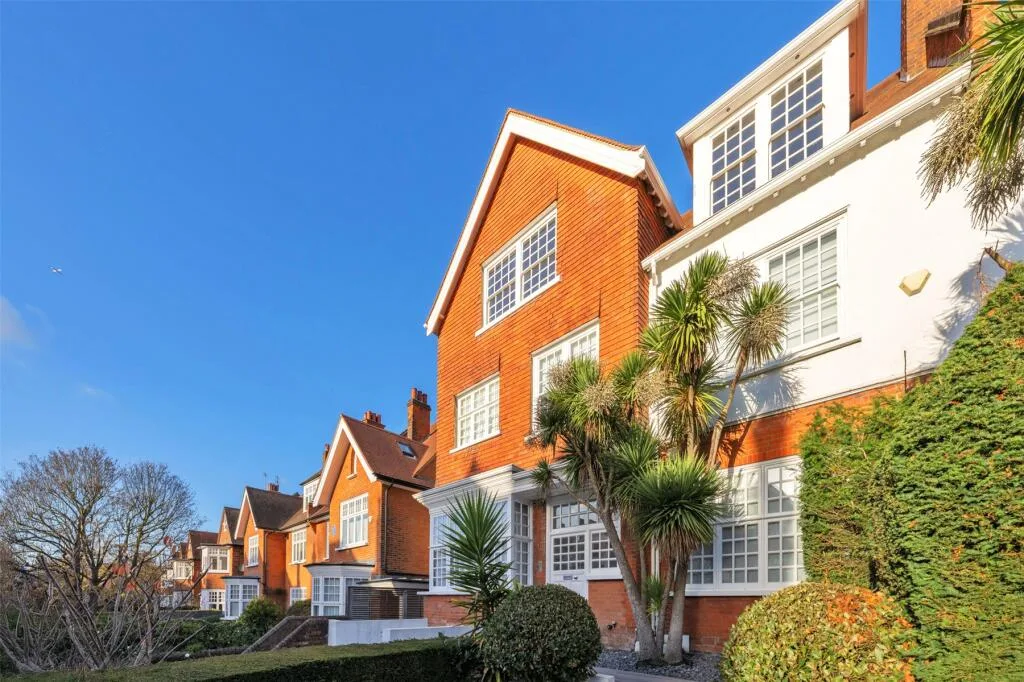 4 bedroom flat for rent