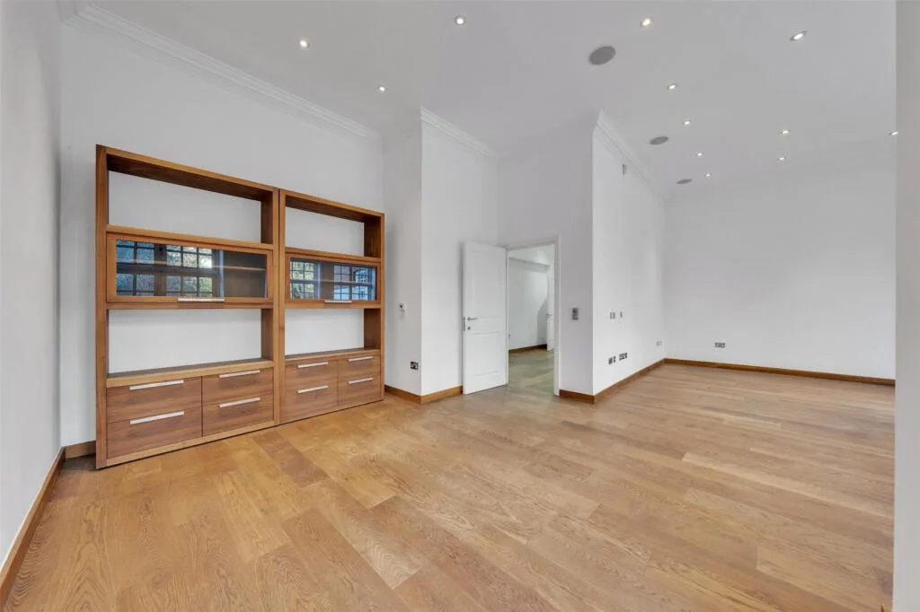 4 bedroom flat for rent