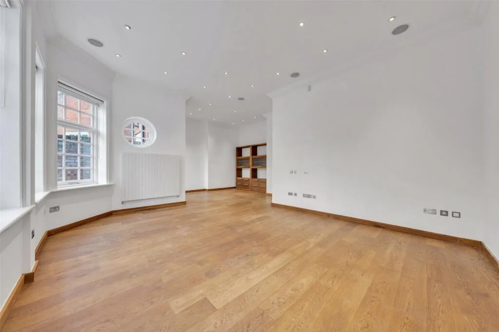 4 bedroom flat for rent