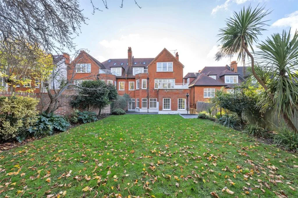 4 bedroom flat for rent