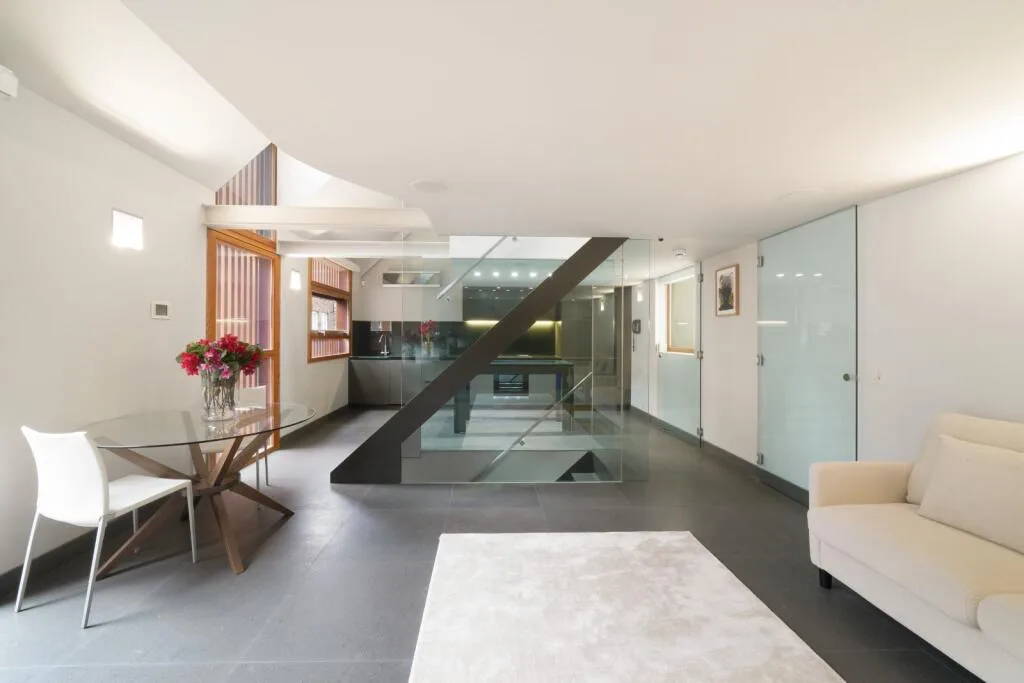 2 bedroom mews property for rent