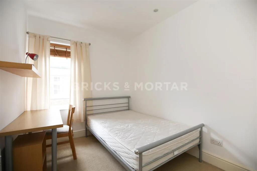 2 bedroom town house for rent