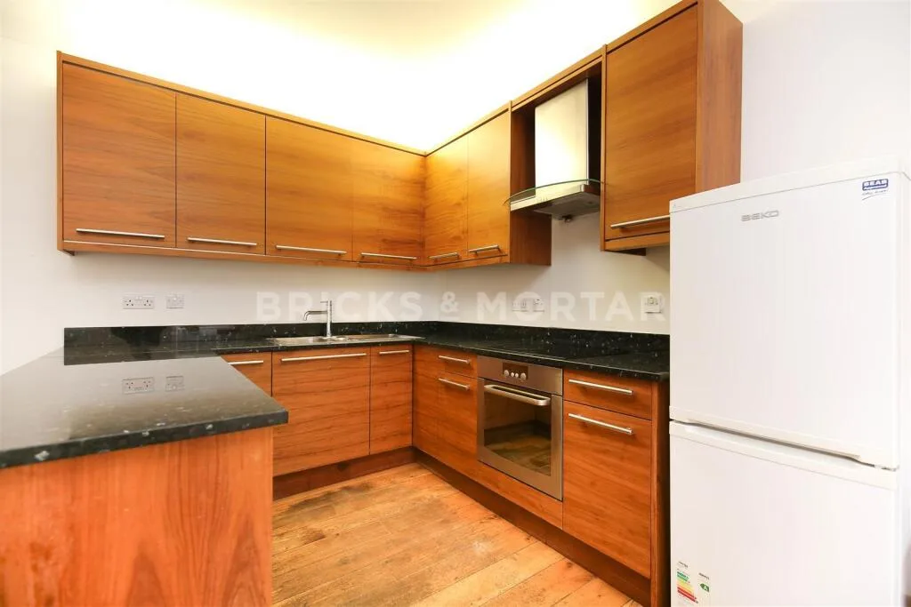 2 bedroom town house for rent