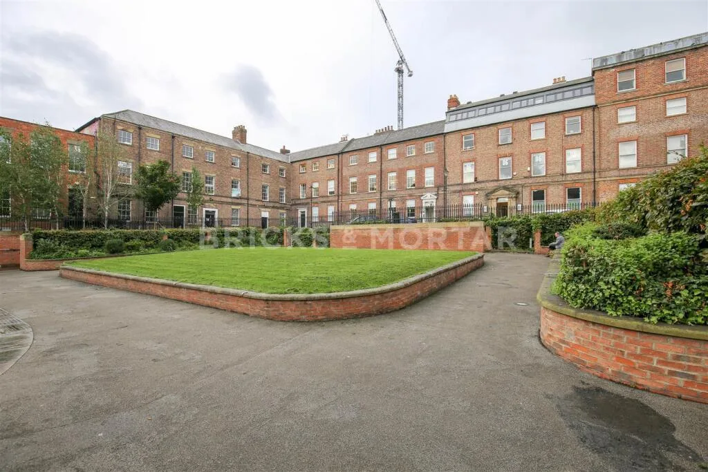 2 bedroom town house for rent