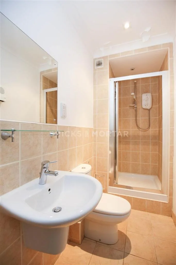2 bedroom town house for rent