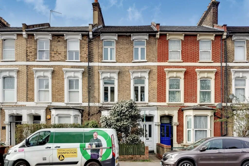 4 bedroom flat for rent
