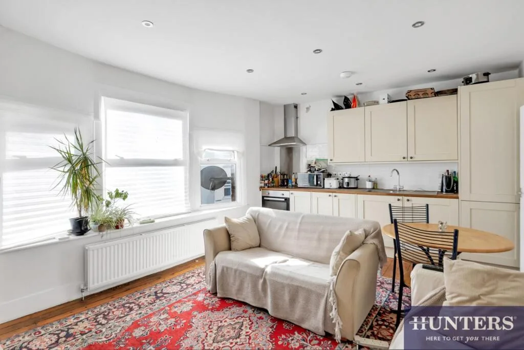 3 bedroom flat for rent